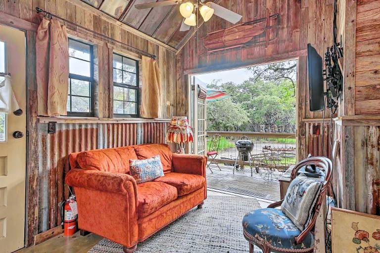 Snuggle Inn Wimberley Cabin w/ Fire Pit + Deck — photo 5
