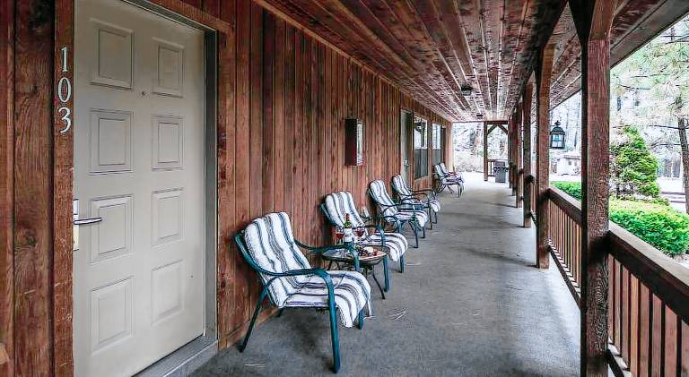 Shadow Mountain Lodge and Cabins — photo 4