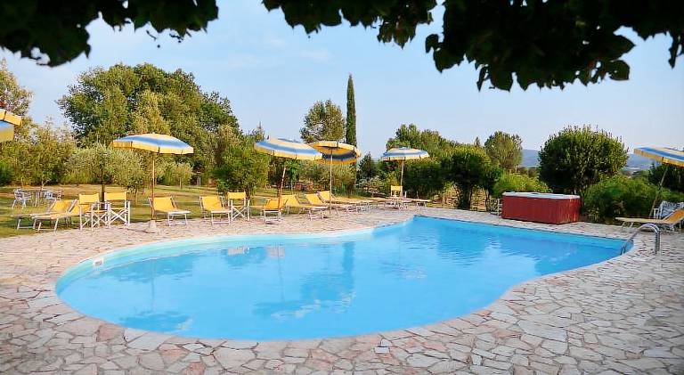 Child-friendly lovely house with BBQ, pool & yard | Pets are welcome — photo 3
