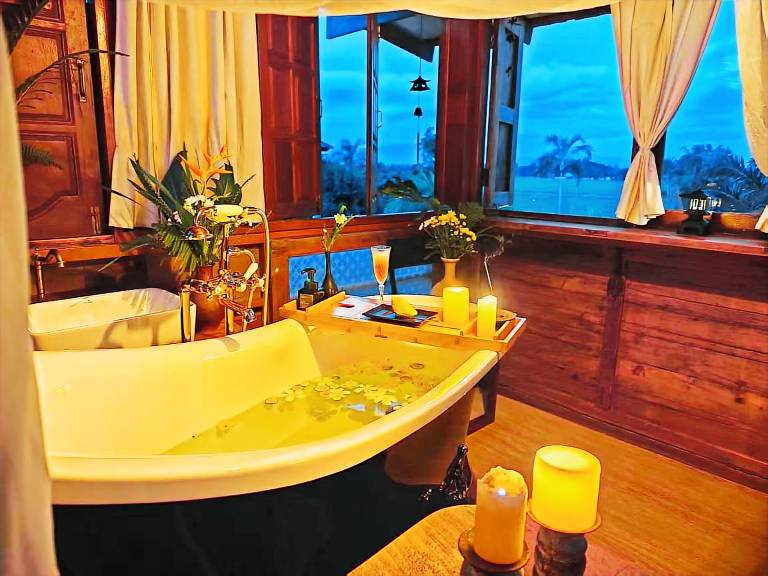 House with pool & jacuzzi — photo 2