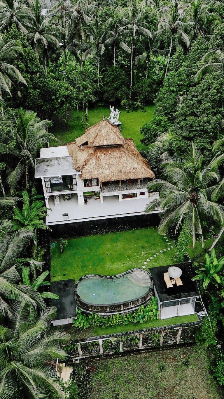 Lovely villa with grill, pool & jacuzzi | Good for workation | Dogs allowed in Bali