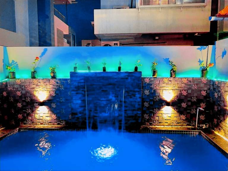 Villa with pool & yard | Pets are welcome — photo 3