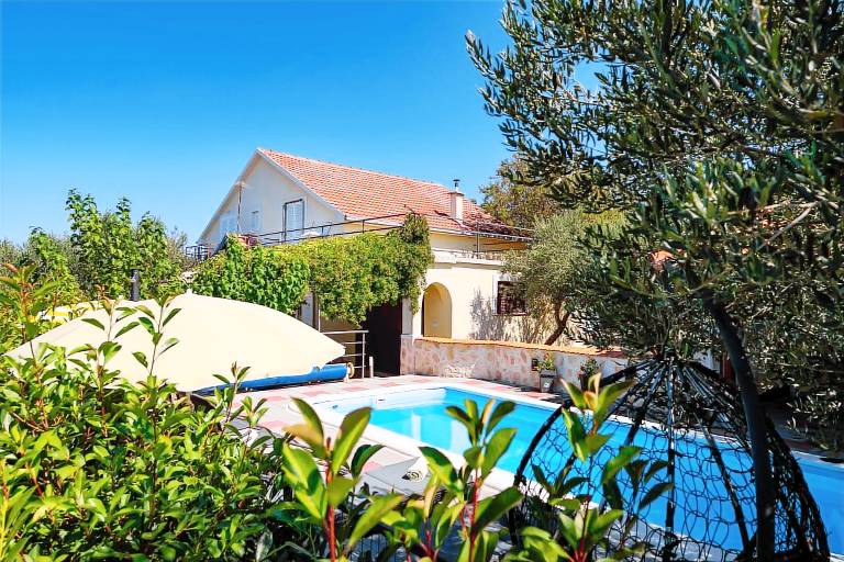 Vacation home with patio, grill & garden in Vodice