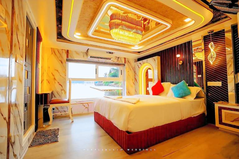 Houseboat Punnamada