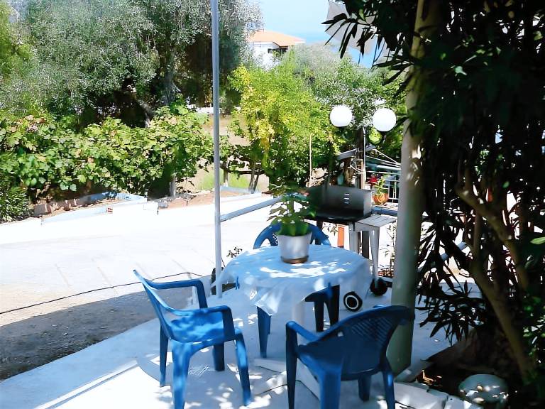 Rental apartment with patio & barbeque | Next to the beach | Good for workation | Dogs allowed — photo 4
