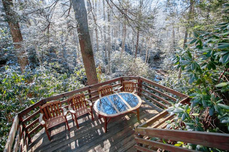 Family-friendly vacation home with barbecue & pool | Mountain view | Pets are welcome — photo 3