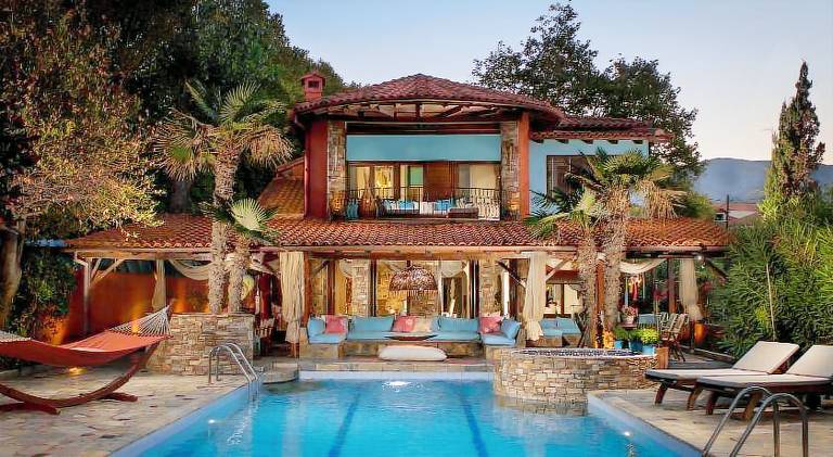 Efharis Beachfront Villa in Dio-Olympos