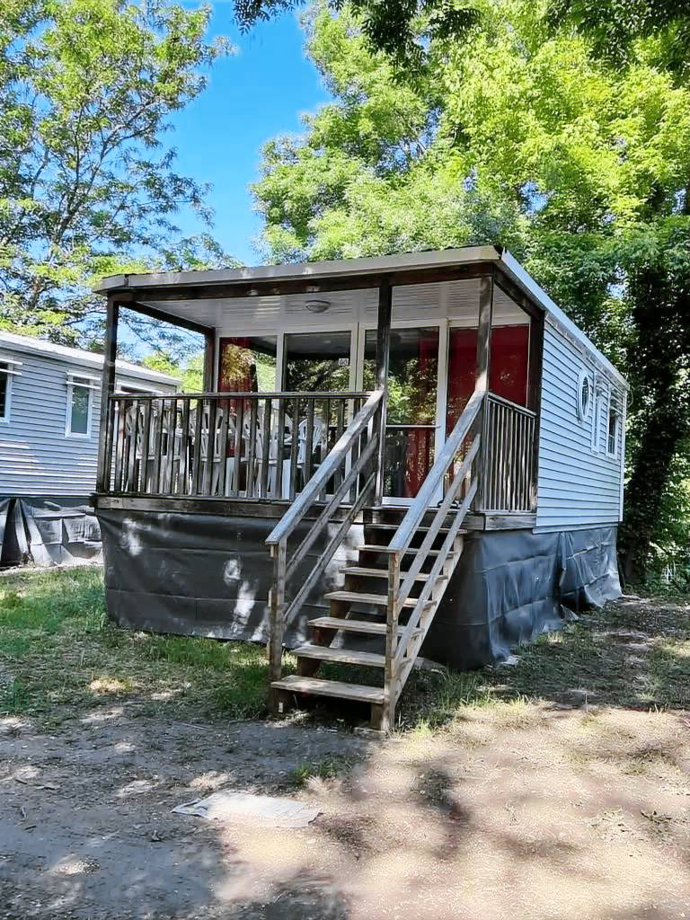  in Saint-Julien-de-Peyrolas, Languedoc-Roussillon, Frankreich