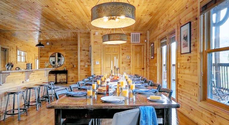 Hickory Ridge by AvantStay Sleeps 20 Incredible Private Elevated Cabin — photo 4