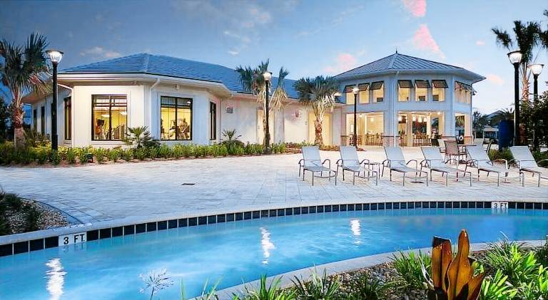 House with jacuzzi & pool in Kissimmee, FL