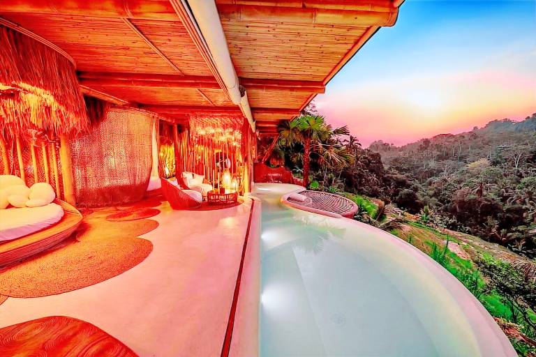 Vacation home with yard, jacuzzi & private pool | Suitable for remote work — photo 2