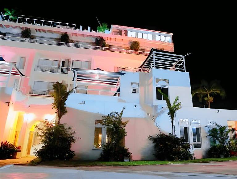 Hotel Santorini Resort in Santa Marta