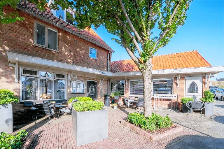 Spacious holiday home in the center of Egmond aan Zee