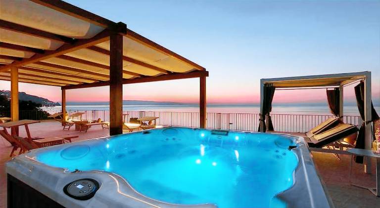 Family-oriented charming serviced apartment with yard & patio | Next to the beach | Pet-friendly — photo 3