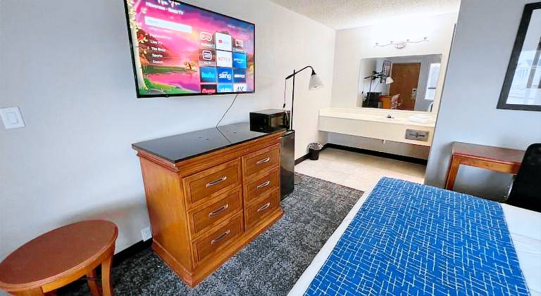 Travelodge by Wyndham Lincoln Northeast — photo 2