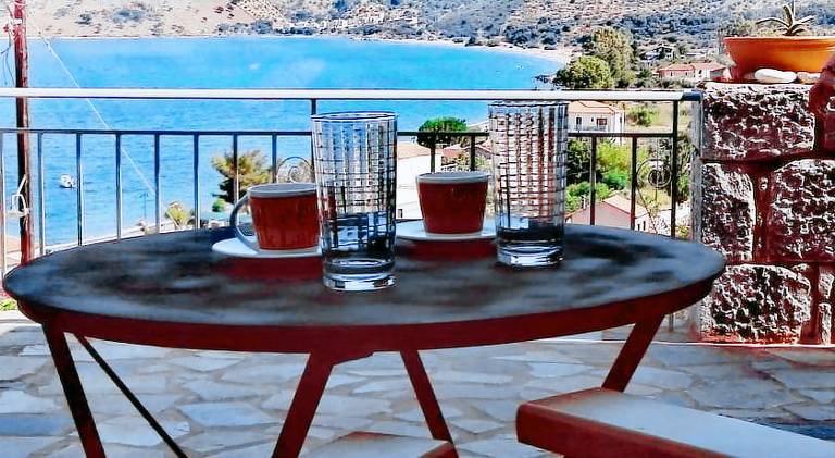 Pleasant holiday apartment with barbecue, patio & yard | Next to the beach | Pet-friendly in East Mani