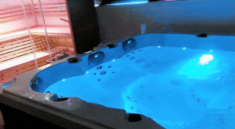 Villa with jacuzzi & pool in Perpignan