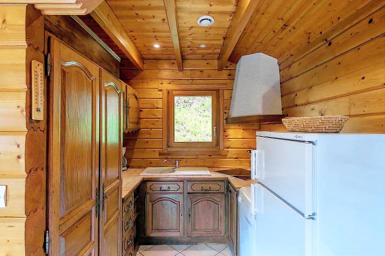 Chalet with patio & BBQ | Mountain view — photo 2
