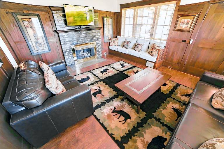 Cabin with private pool & terrace — photo 3