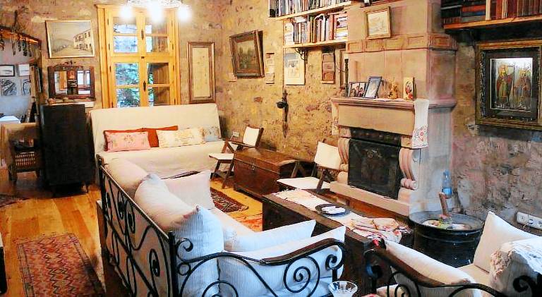 Fully equipped vacation home with yard, grill & patio | Suitable for remote work | Pets allowed — photo 2