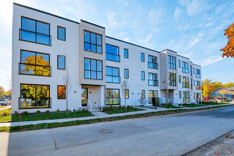 1 Mi to Ski Area: Penthouse Condo in Traverse City — photo 2