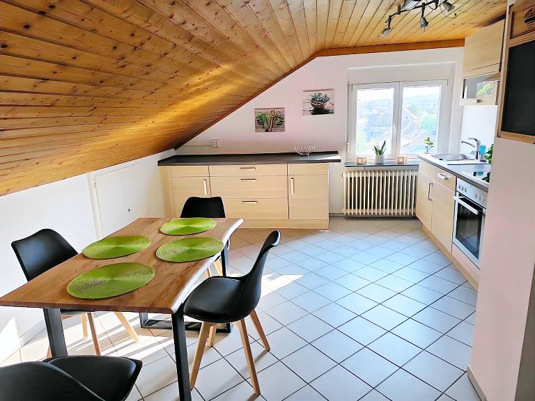 Rental apartment with fast internet & garden | Garden view | Perfect for remote work — photo 5