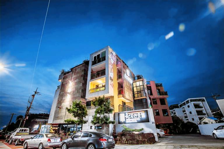 Cheonjiyeon Hotel