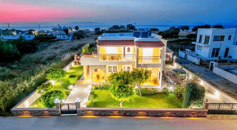 Διαμέρισμα Theologos