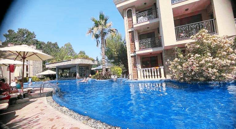 Rental apartment with pool — photo 3