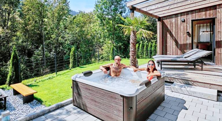 Chalet with pool & jacuzzi — photo 4