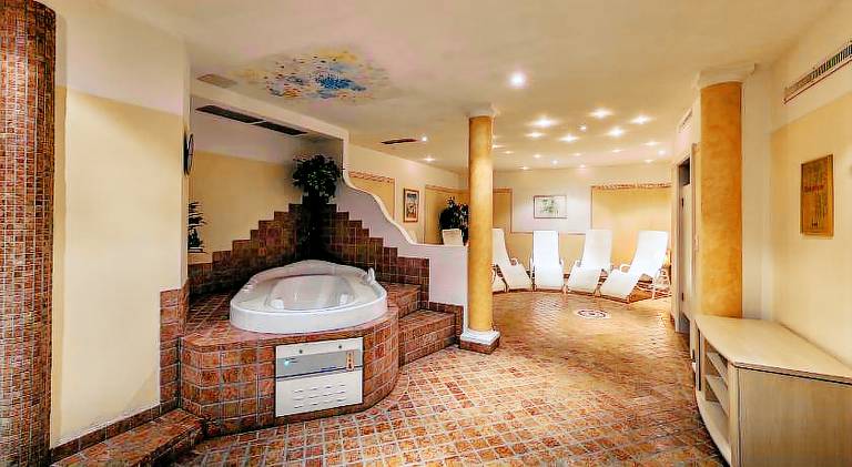 Serviced apartment with sauna, hot tub & garden | Pet-friendly — photo 3