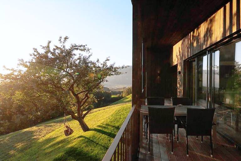 Vacation home with terrace & garden — photo 3
