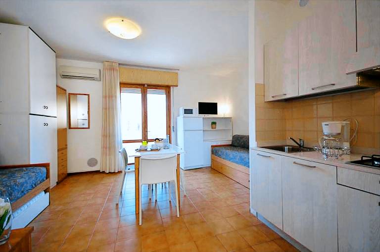 Family-oriented studio with terrace | Beach nearby | Dogs allowed — photo 4