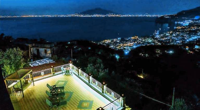 Villa with 2 rooms for 5 persons in Sorrento