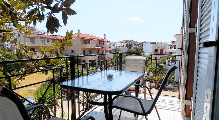 Holiday apartment with patio & garden | Good for workation — photo 3