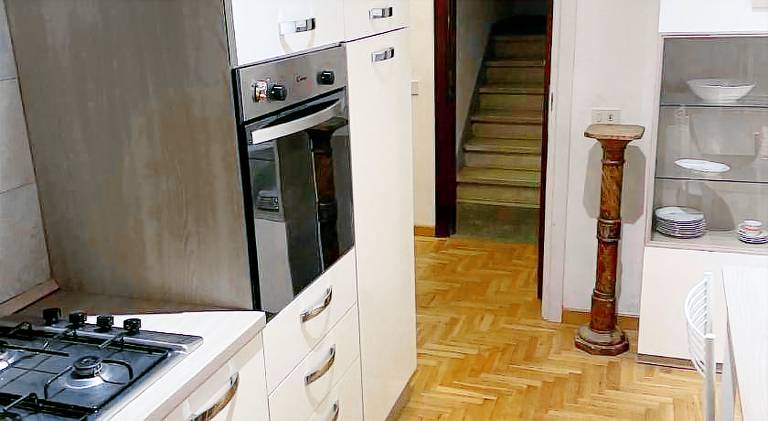 Apartment with terrace — photo 3
