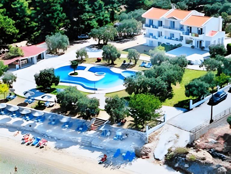 Serviced apartment with garden, terrace & pool | Beach nearby | Pets allowed in Thasos