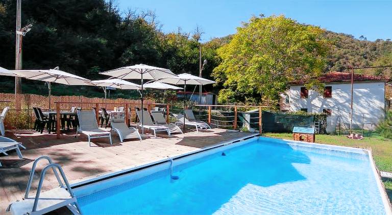 Beautiful holiday apartment with pool | Pet-friendly in Carrara