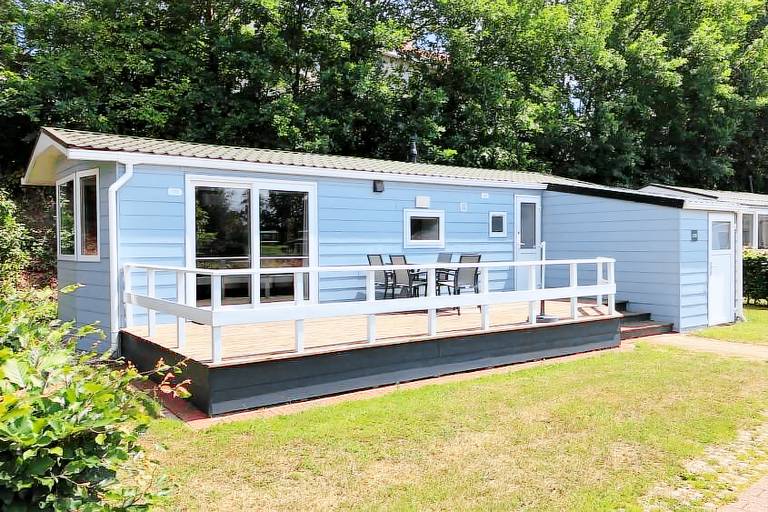 Wonderful chalet with yard, patio & heated pool | Pet-friendly in Venlo