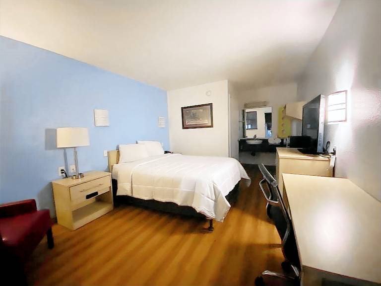 Motel Town and Country