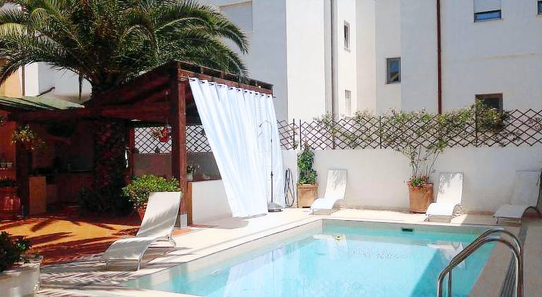 Vacation home with pool in Olbia