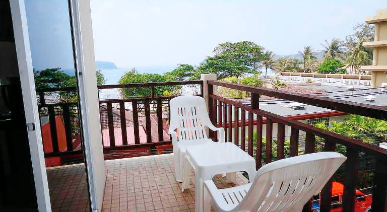 Kata Beachwalk Hotel and Bungalows — photo 4