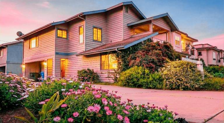 House with hot tub in Arroyo Grande, CA