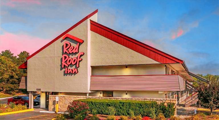 Red Roof Inn Milwaukee – Airport/ Oak Creek — photo 5
