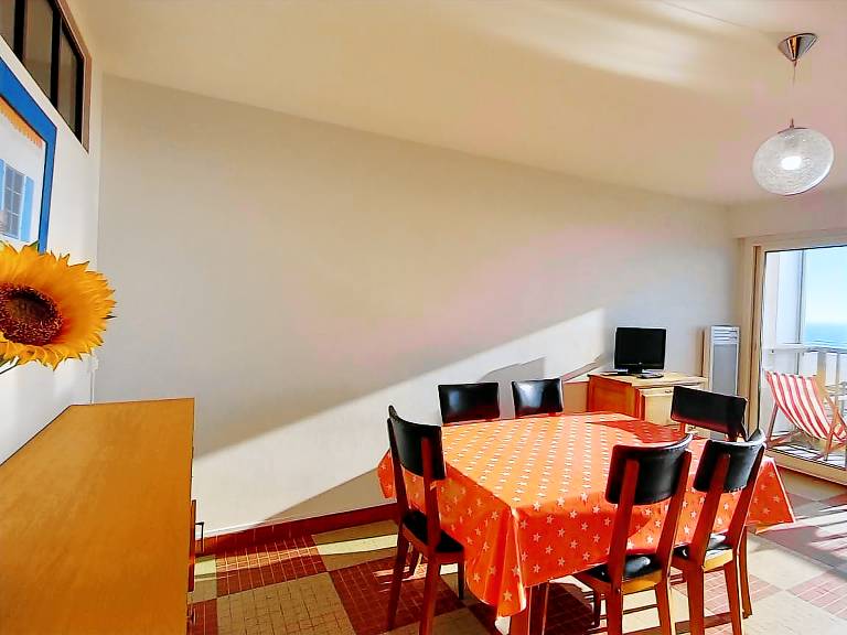 Holiday Rental Renovated Apt. Sea View Saint-Jean-de-Monts - 6 Pers. — photo 2