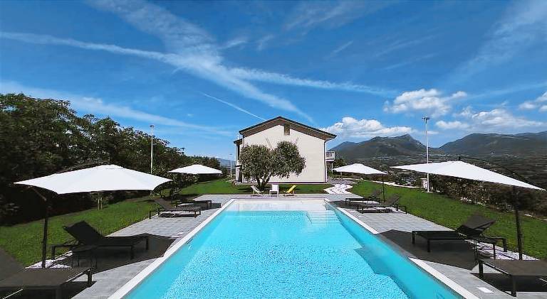Family-friendly holiday apartment with barbeque, patio & yard | Pets allowed in Caserta