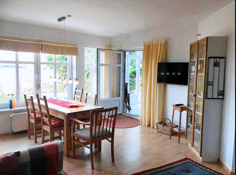 Ferienwohnung mit Wintergarten und eingezäuntem Garten in Dänschendorf in Fehmarn