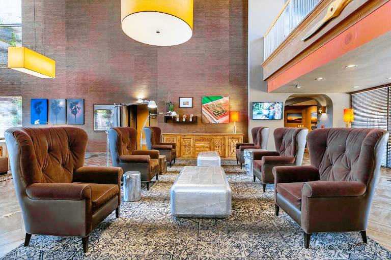 Best Western Plus Scottsdale Thunderbird Suites — photo 5