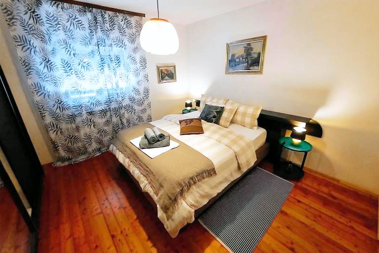Apartment with terrace & yard — photo 5