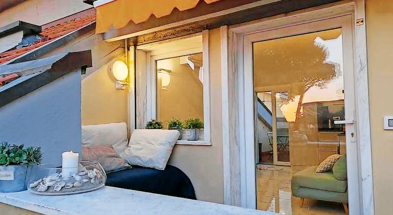 Apartment with 2 rooms for 5 persons in Carrara